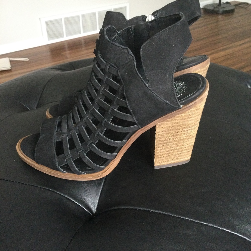 Vince  Camuto